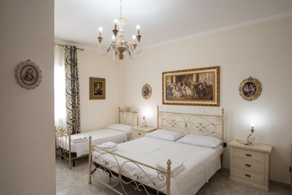 Alloggio In Villa Cristina B&B ガリポリ エクステリア 写真