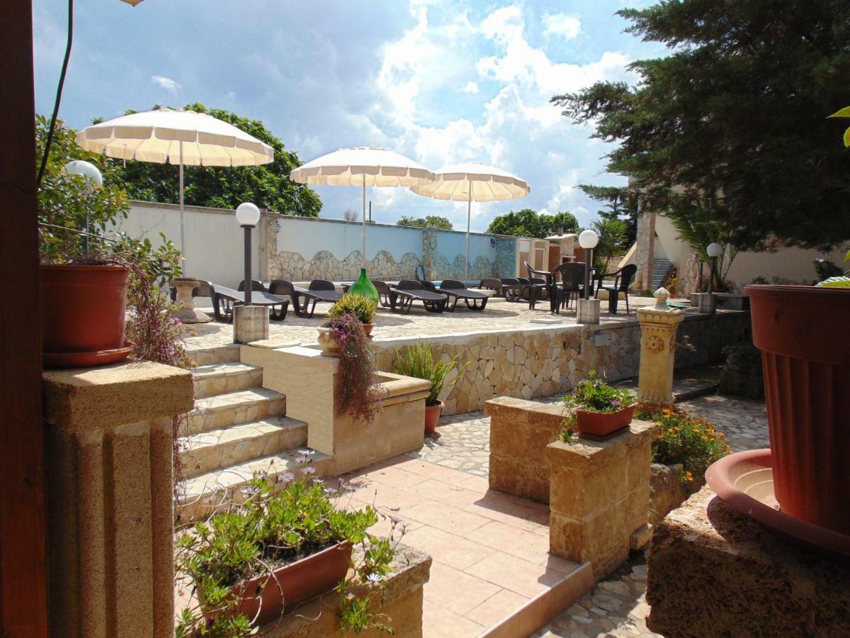 Alloggio In Villa Cristina B&B ガリポリ エクステリア 写真