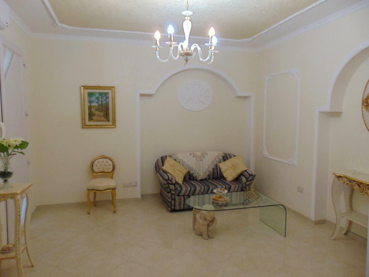 Alloggio In Villa Cristina B&B ガリポリ エクステリア 写真